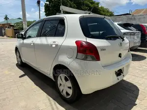 Toyota Vitz 1.0 FWD 5dr 2008 White