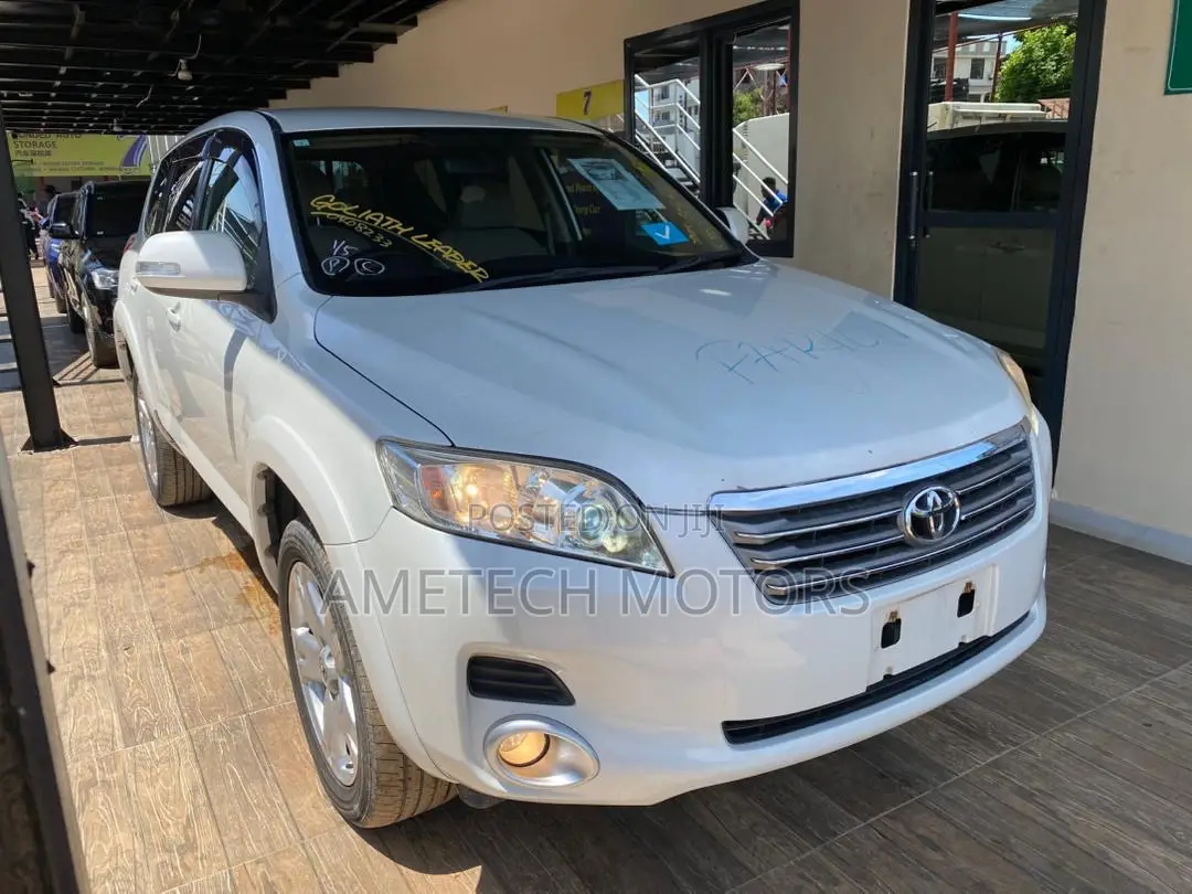 Toyota Vanguard 2009 White