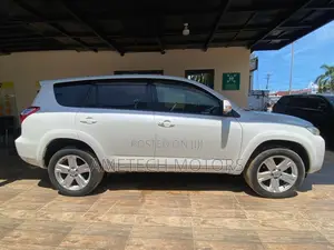 Toyota Vanguard 2009 White