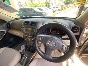 Toyota Vanguard 2009 White