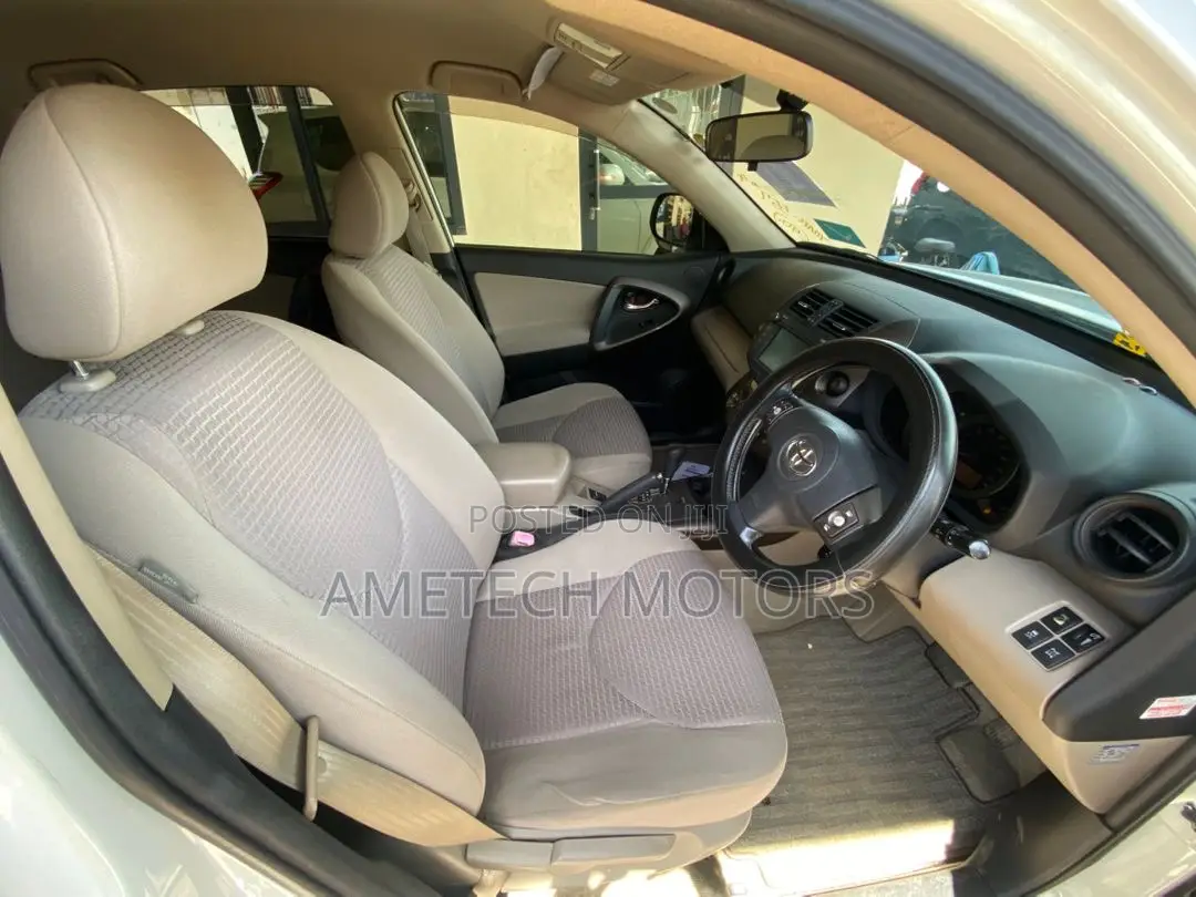 Toyota Vanguard 2009 White