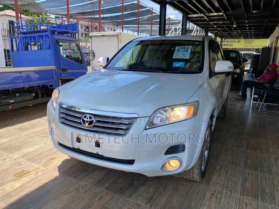 Toyota Vanguard 2009 White