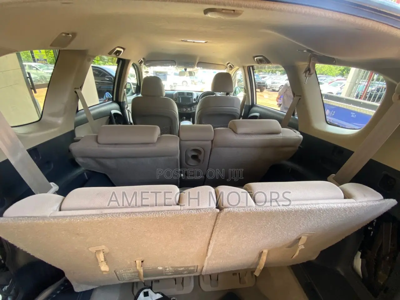 Toyota Vanguard 2009 White