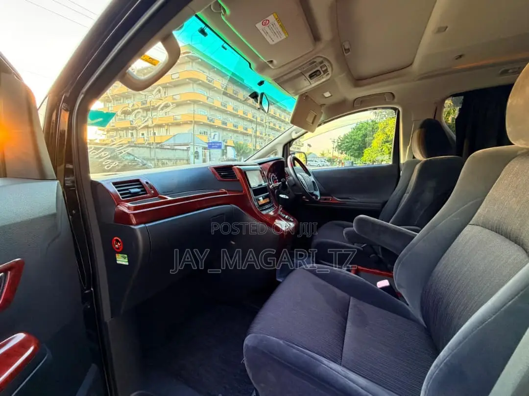 Toyota Vellfire 2010 Black