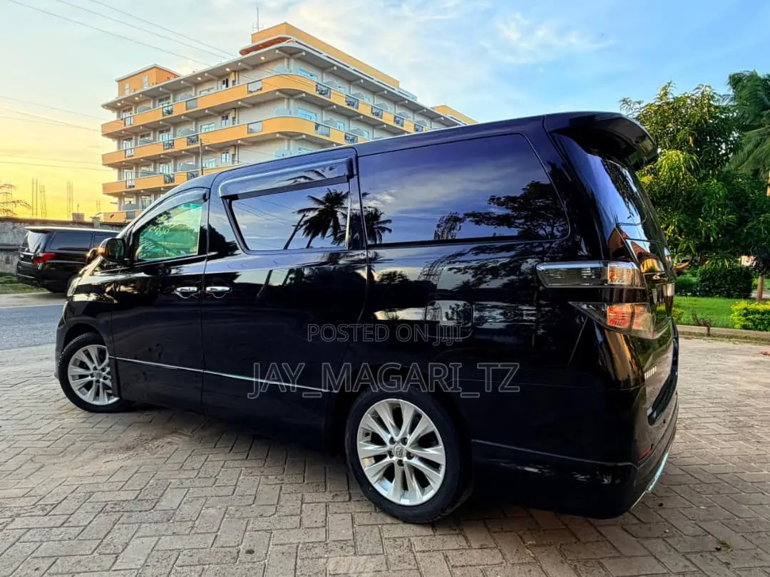 Toyota Vellfire 2010 Black