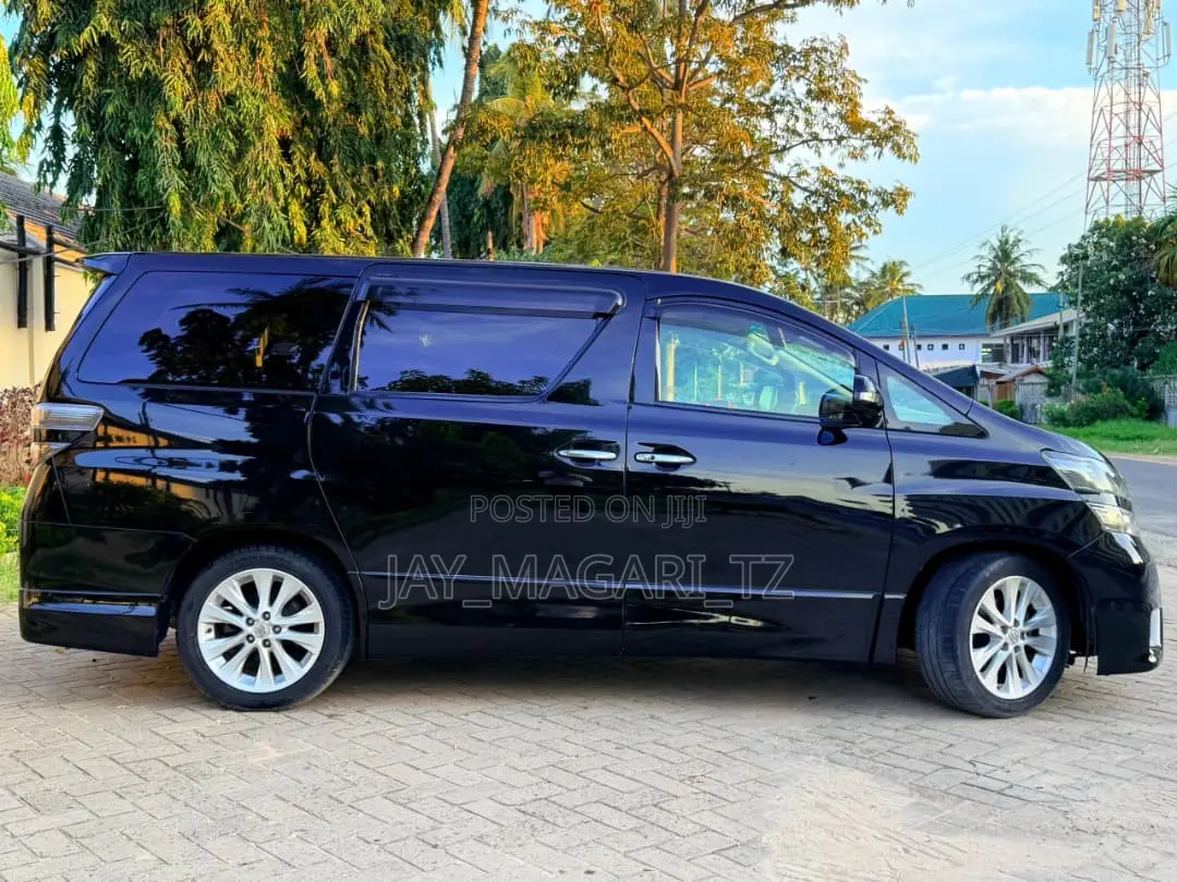 Toyota Vellfire 2010 Black