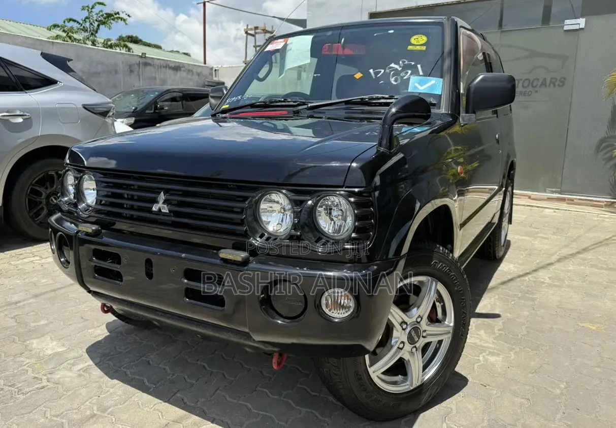 Mitsubishi Pajero Mini 2001 Black
