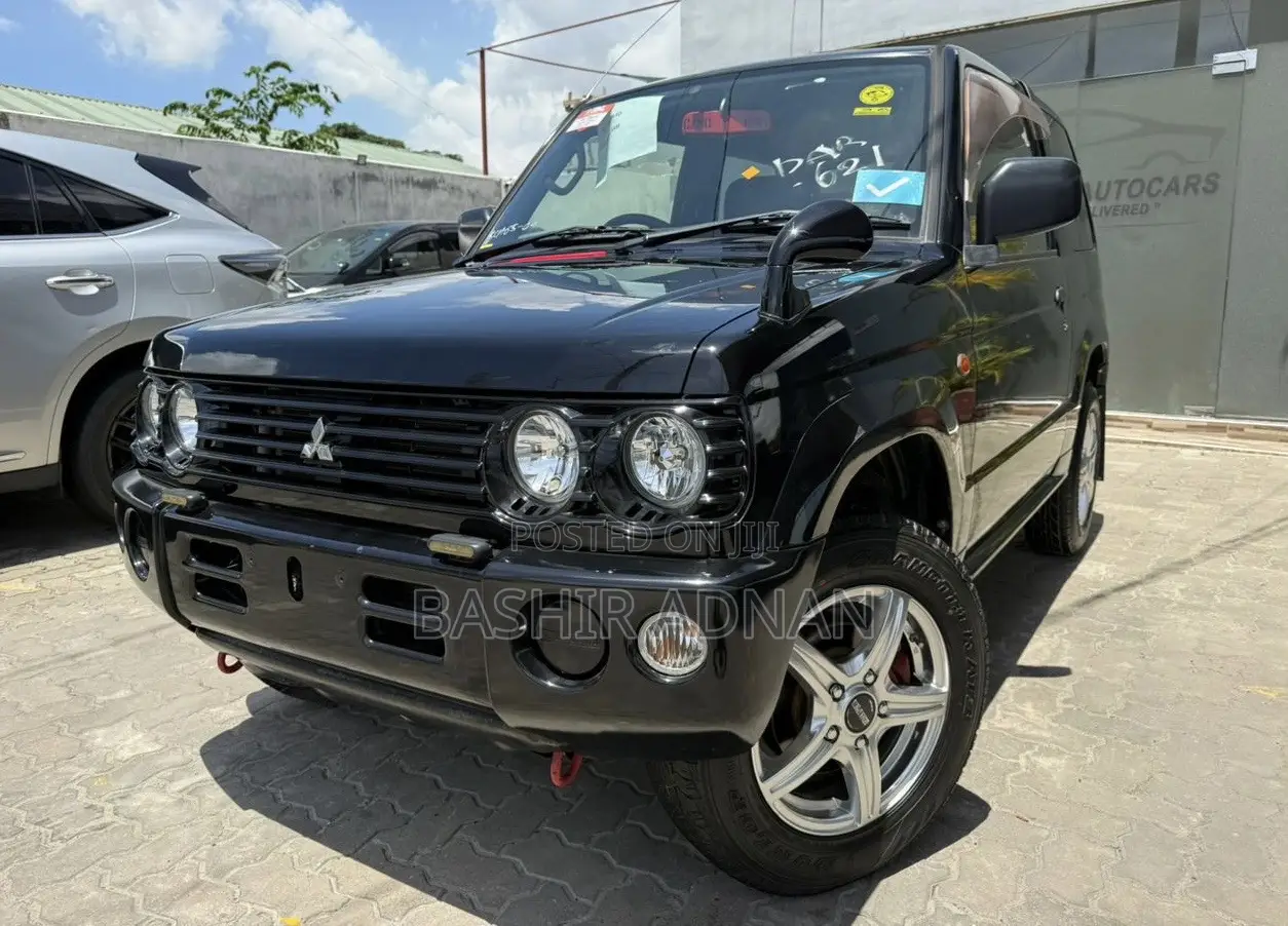 Mitsubishi Pajero Mini 2001 Black