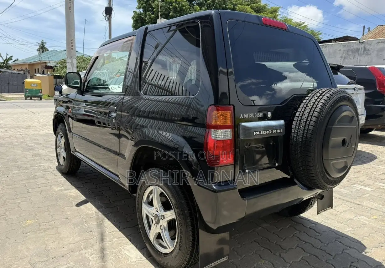 Mitsubishi Pajero Mini 2001 Black