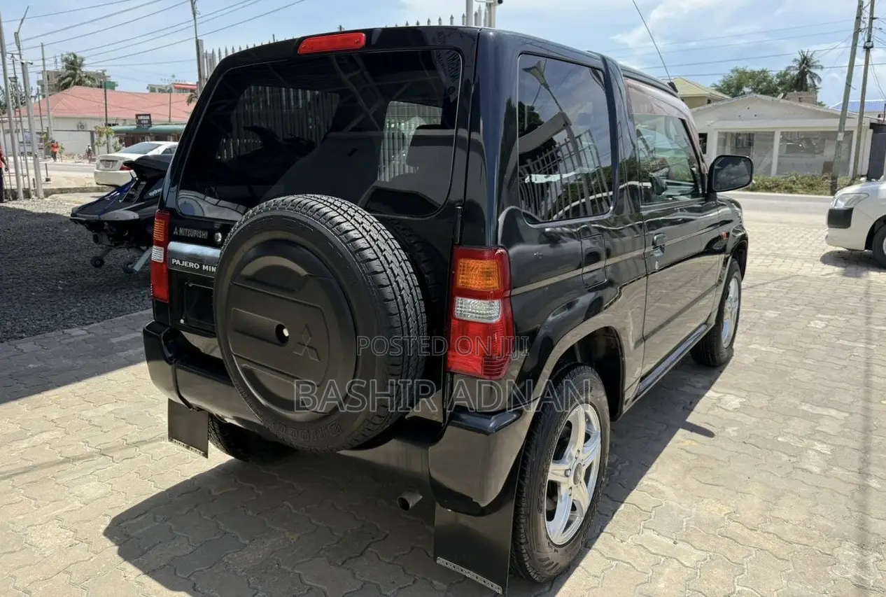 Mitsubishi Pajero Mini 2001 Black