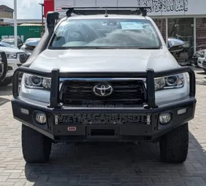Toyota Hilux Rogue 4x4 2019 Pearl