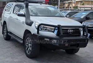 Toyota Hilux Rogue 4x4 2019 Pearl