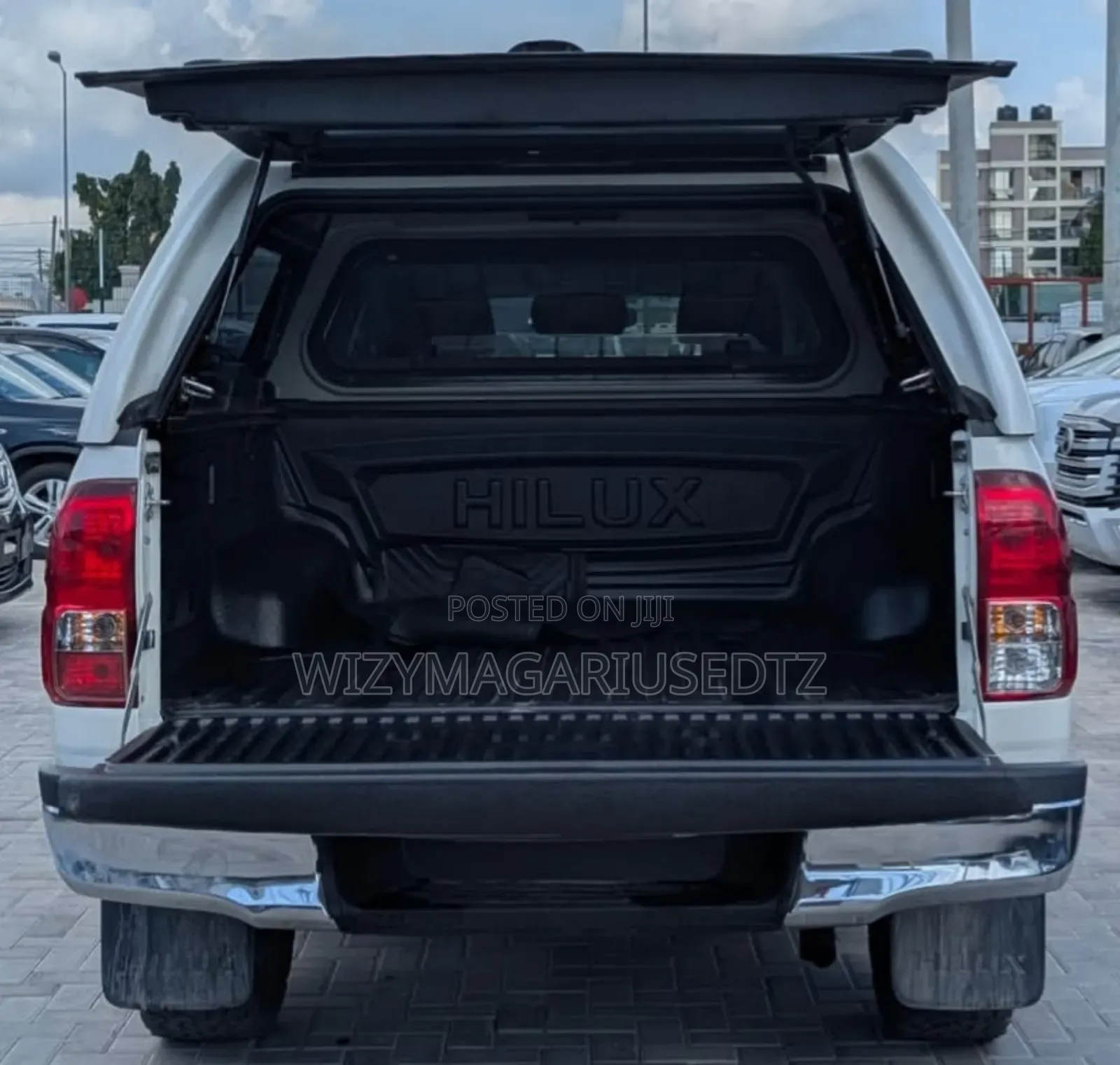 Toyota Hilux Rogue 4x4 2019 Pearl