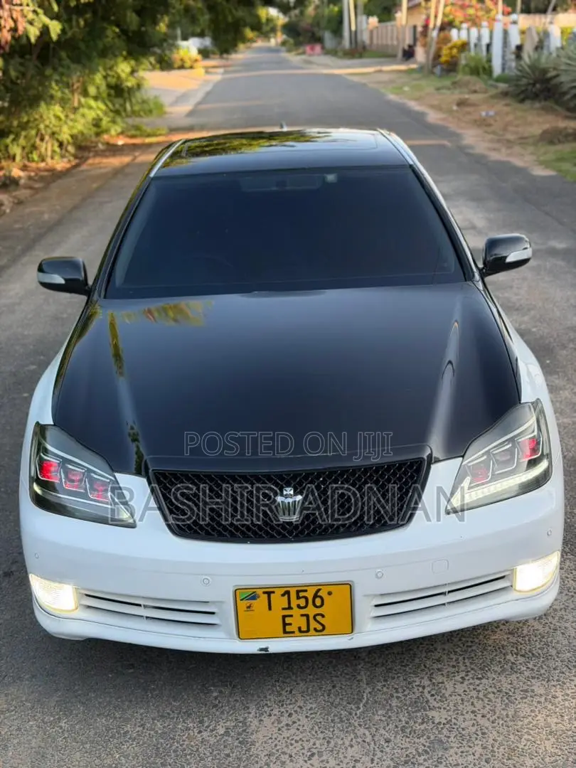 Toyota Crown 2005 Pearl
