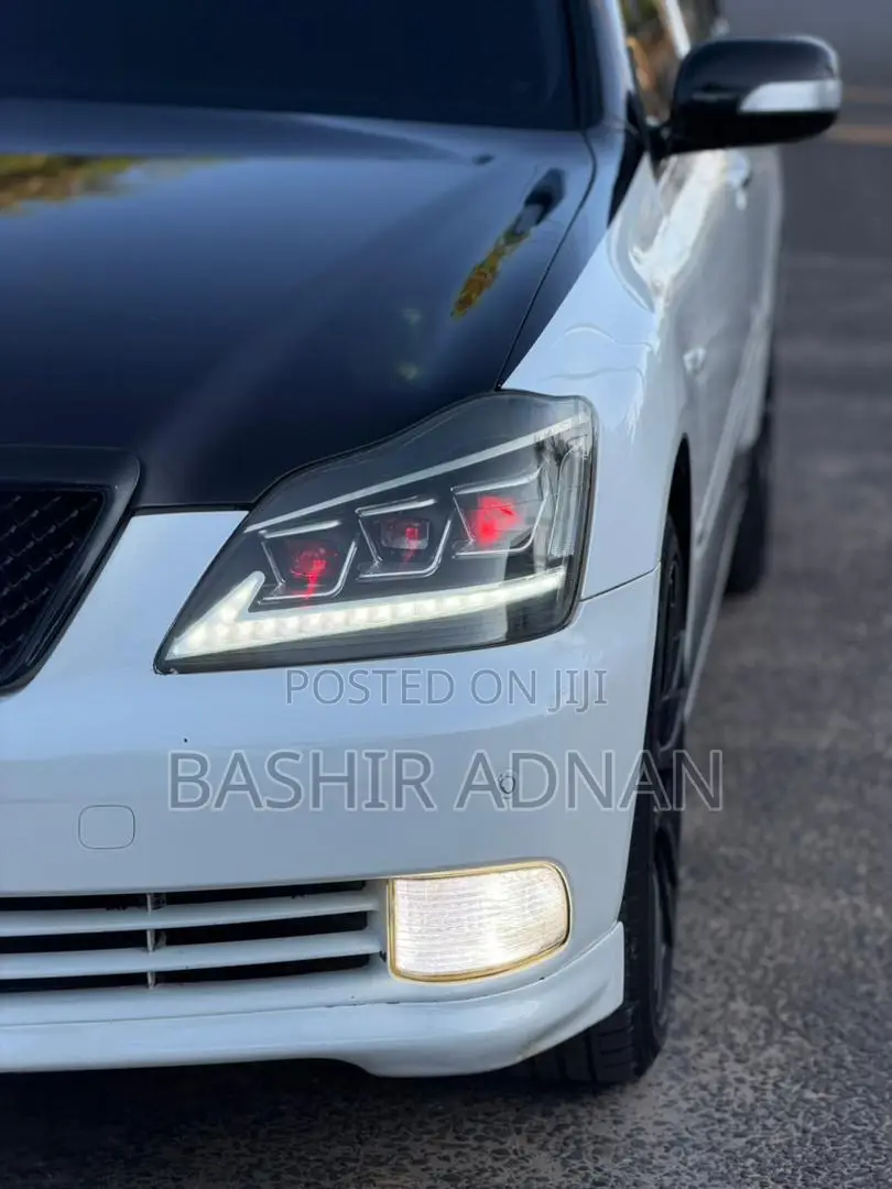 Toyota Crown 2005 Pearl