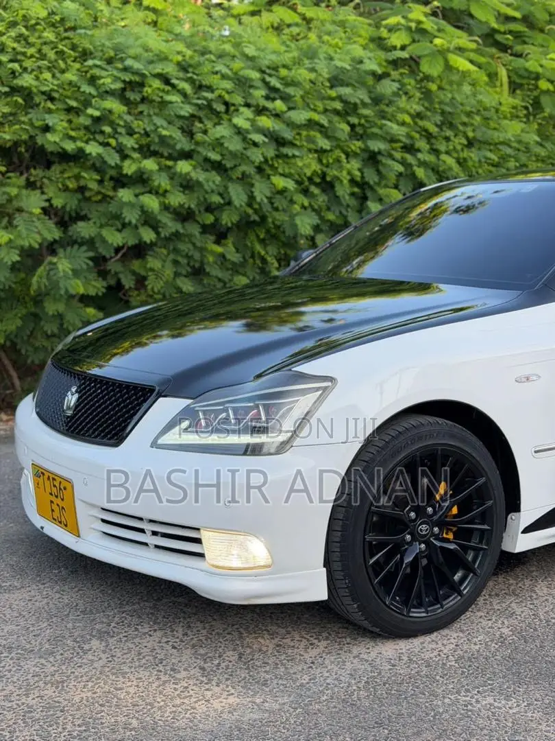 Toyota Crown 2005 Pearl