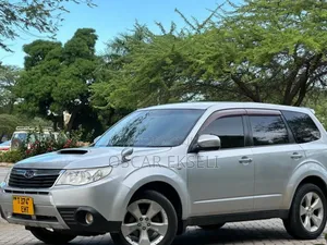Subaru Forester 2010 Silver