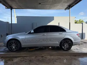 Mercedes-Benz C200 2010 Silver