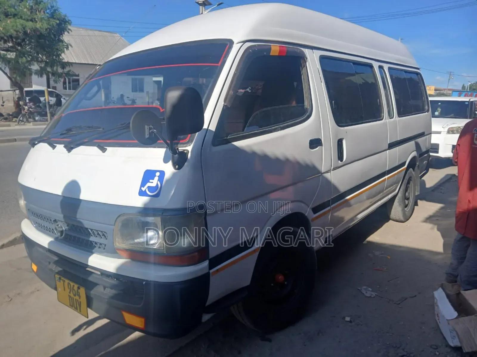 Toyota HiAce 2002 White