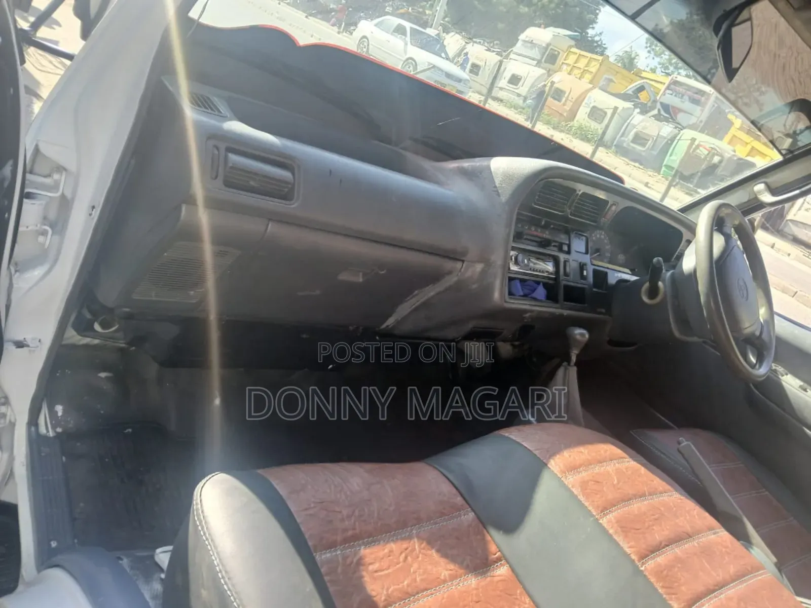 Toyota HiAce 2002 White