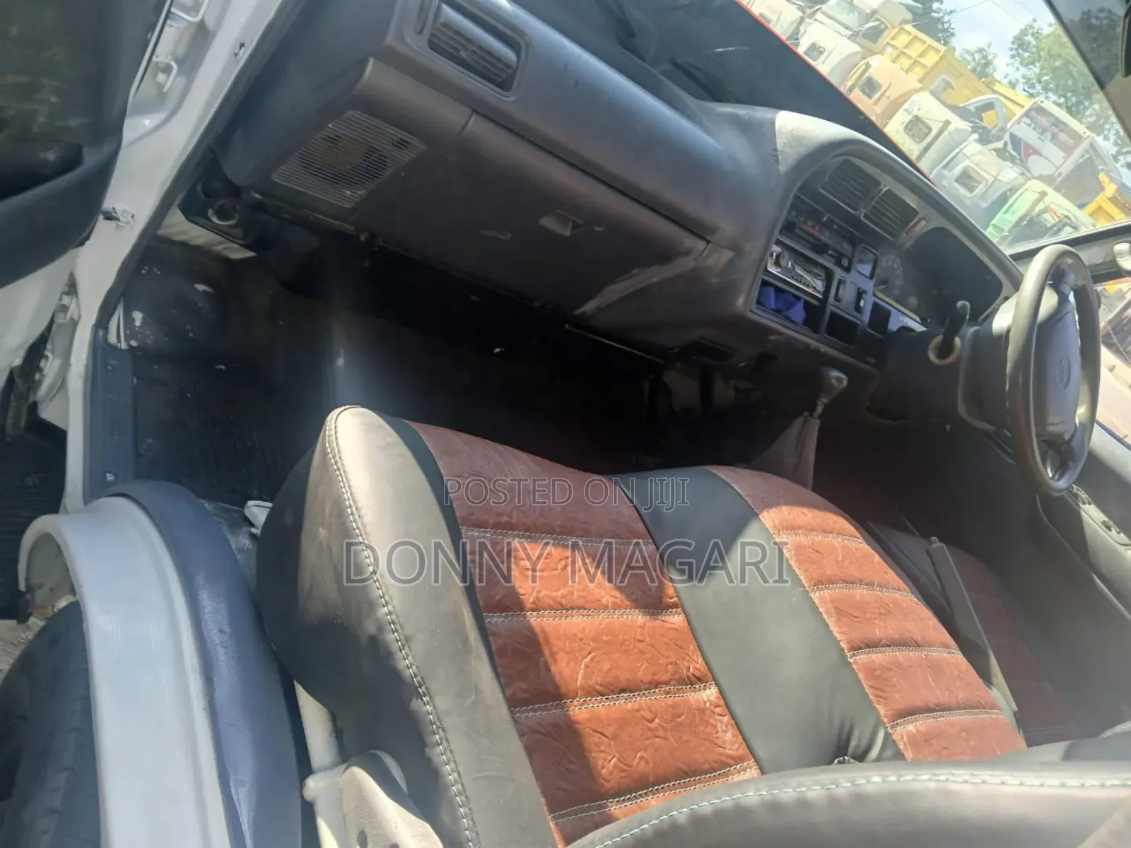 Toyota HiAce 2002 White
