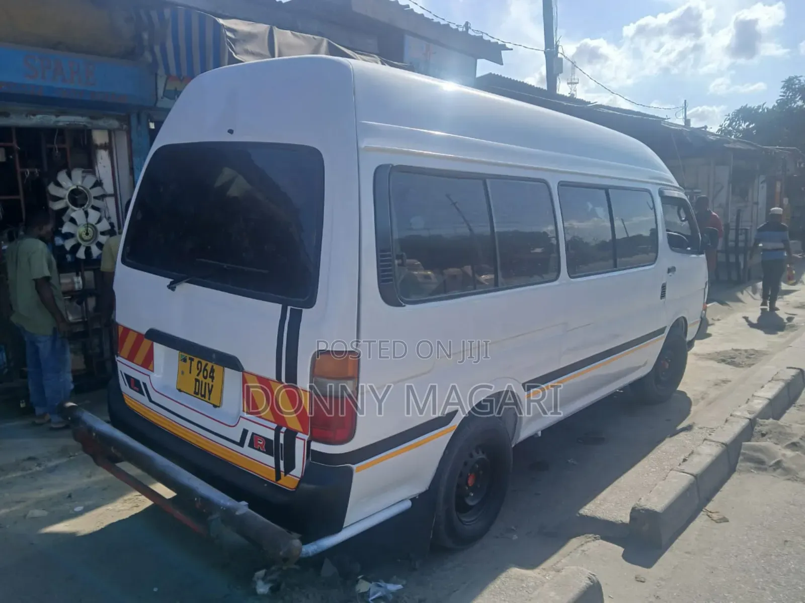 Toyota HiAce 2002 White