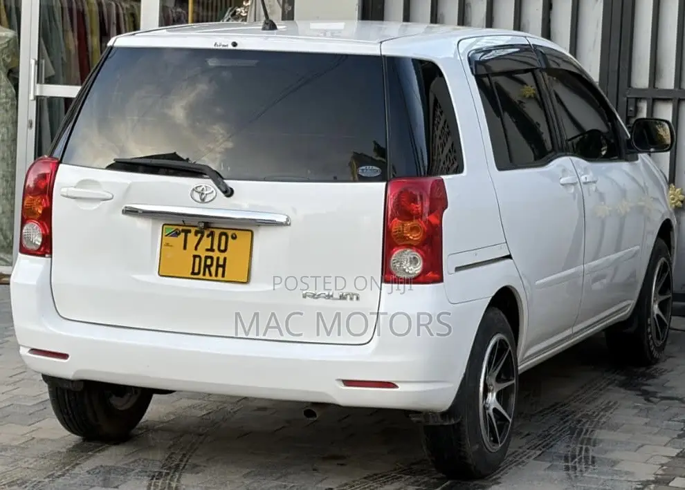 Toyota Raum 1.5 FWD 2004 White