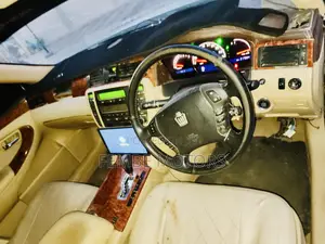 Toyota Crown 2004 White