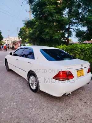 Toyota Crown 2004 White