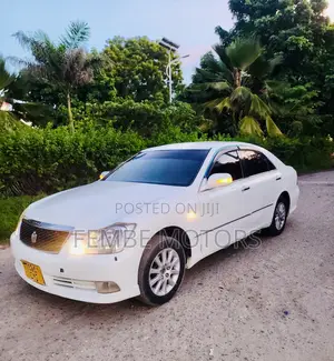 Toyota Crown 2004 White