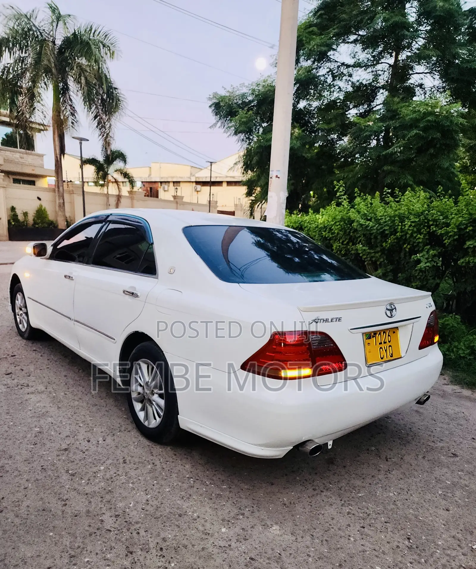 Toyota Crown 2004 White