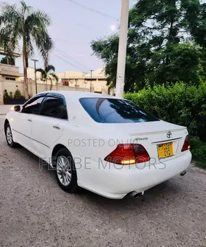 Toyota Crown 2004 White