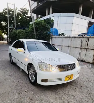 Toyota Crown 2004 White