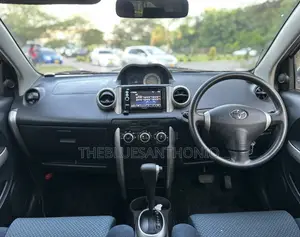 Toyota IST 2004 Silver
