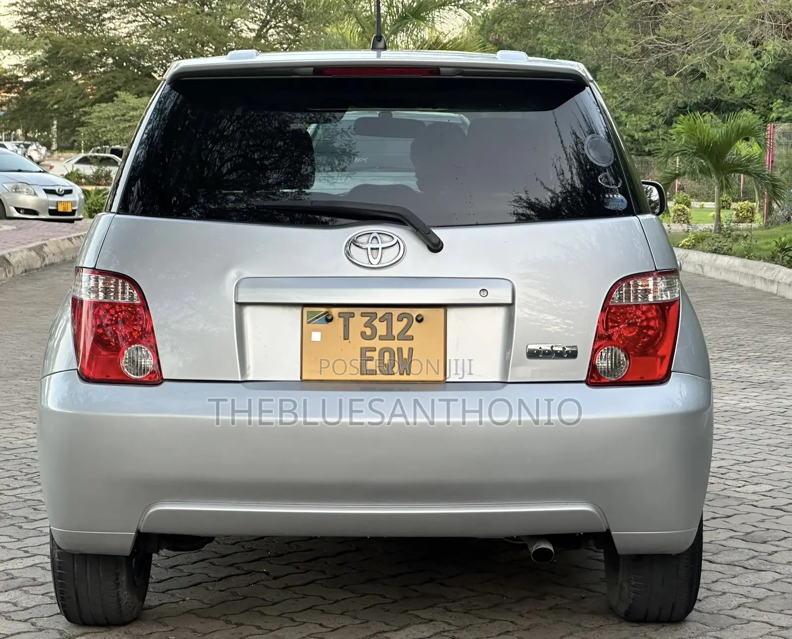 Toyota IST 2004 Silver