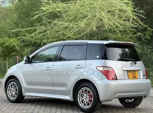 Toyota IST 2004 Silver