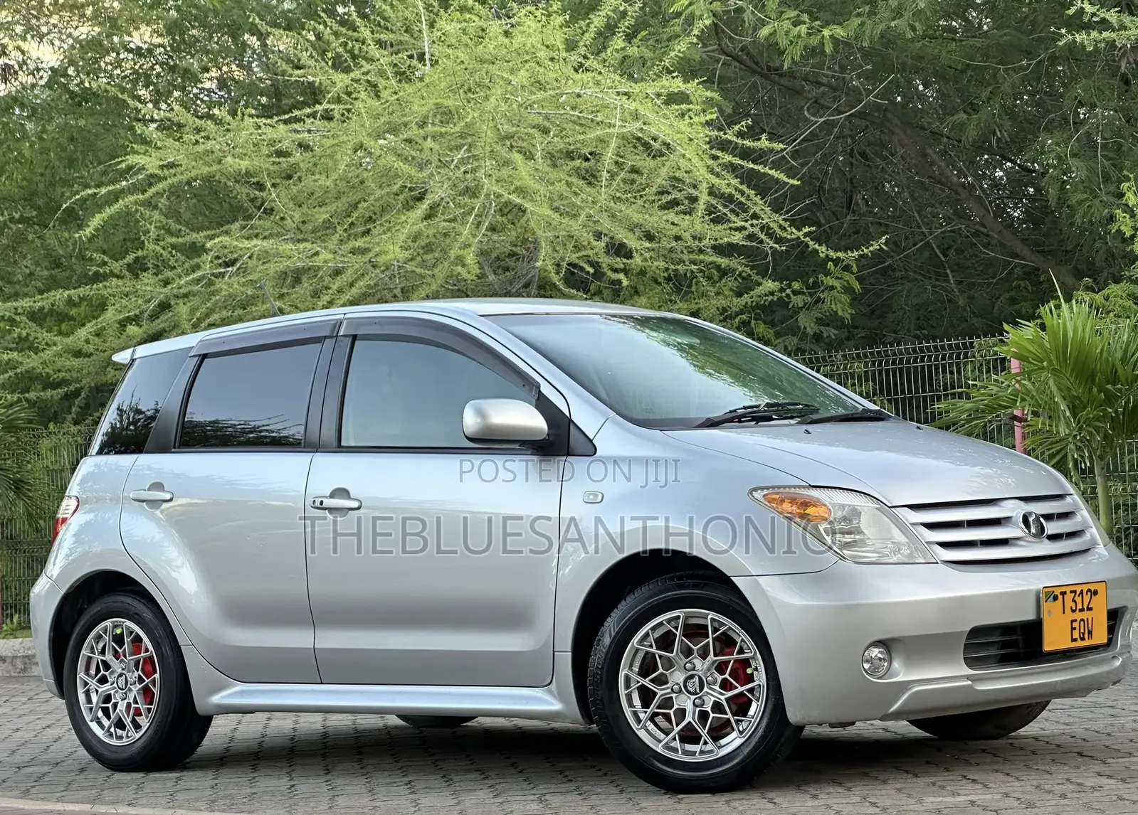 Toyota IST 2004 Silver