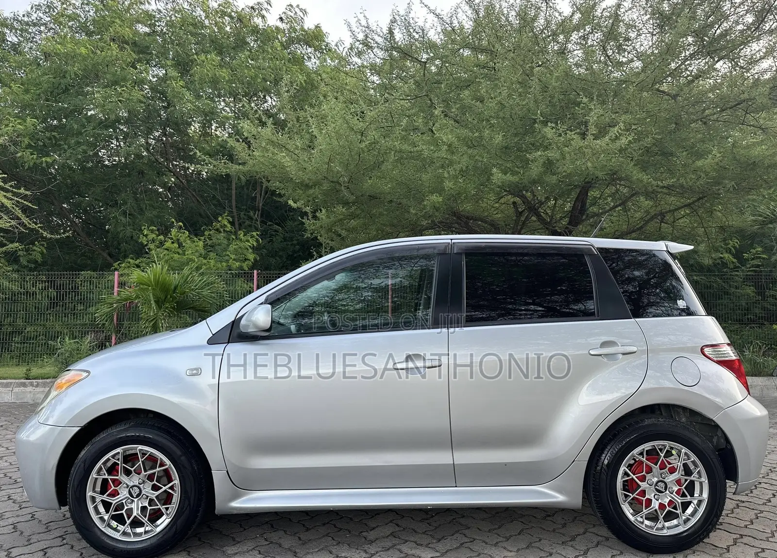Toyota IST 2004 Silver