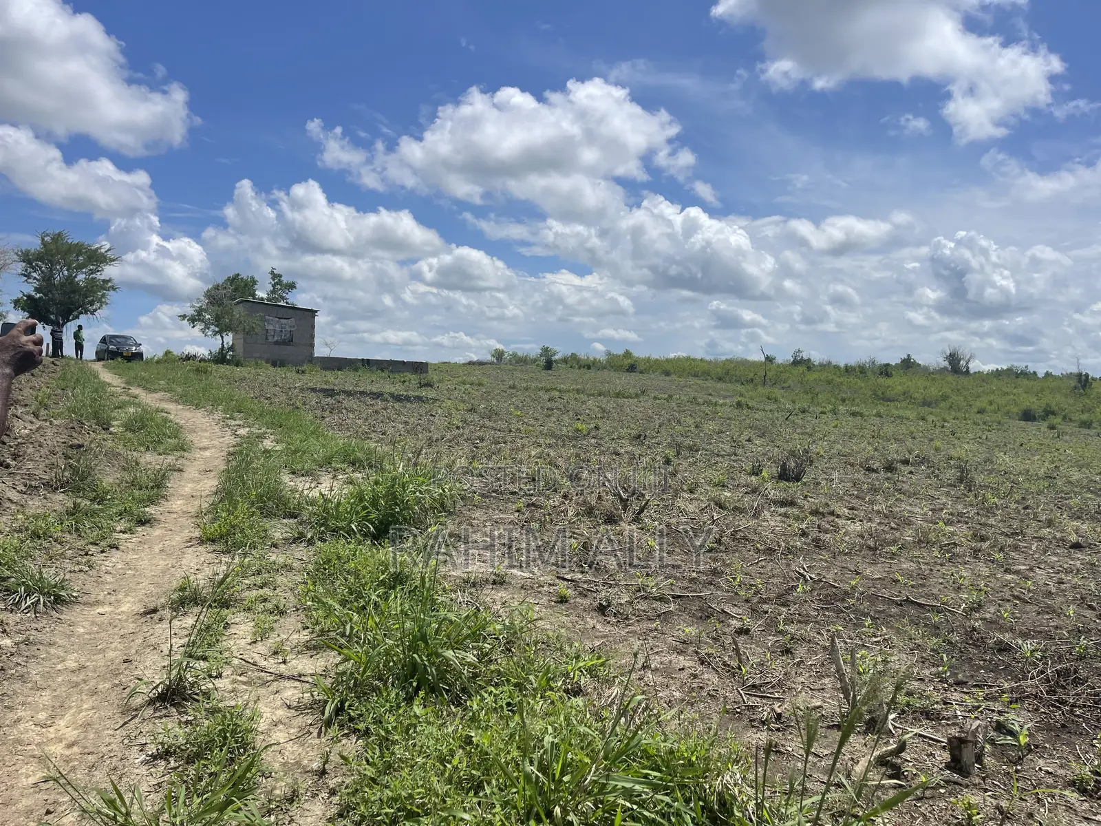 Shamba Linauzwa Kiwangwa Eka 20