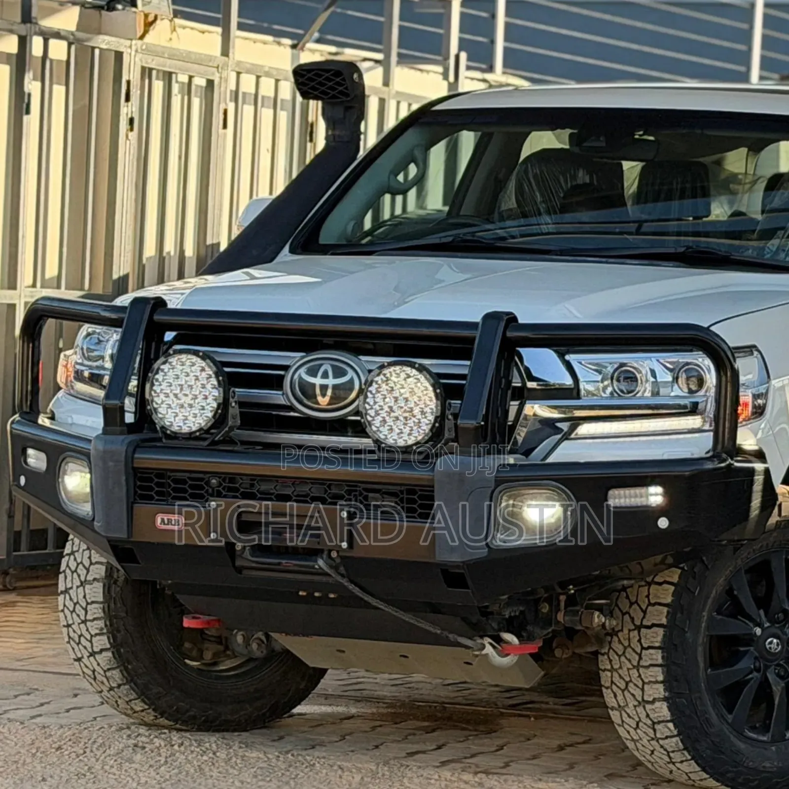 Toyota Land Cruiser 2021 White