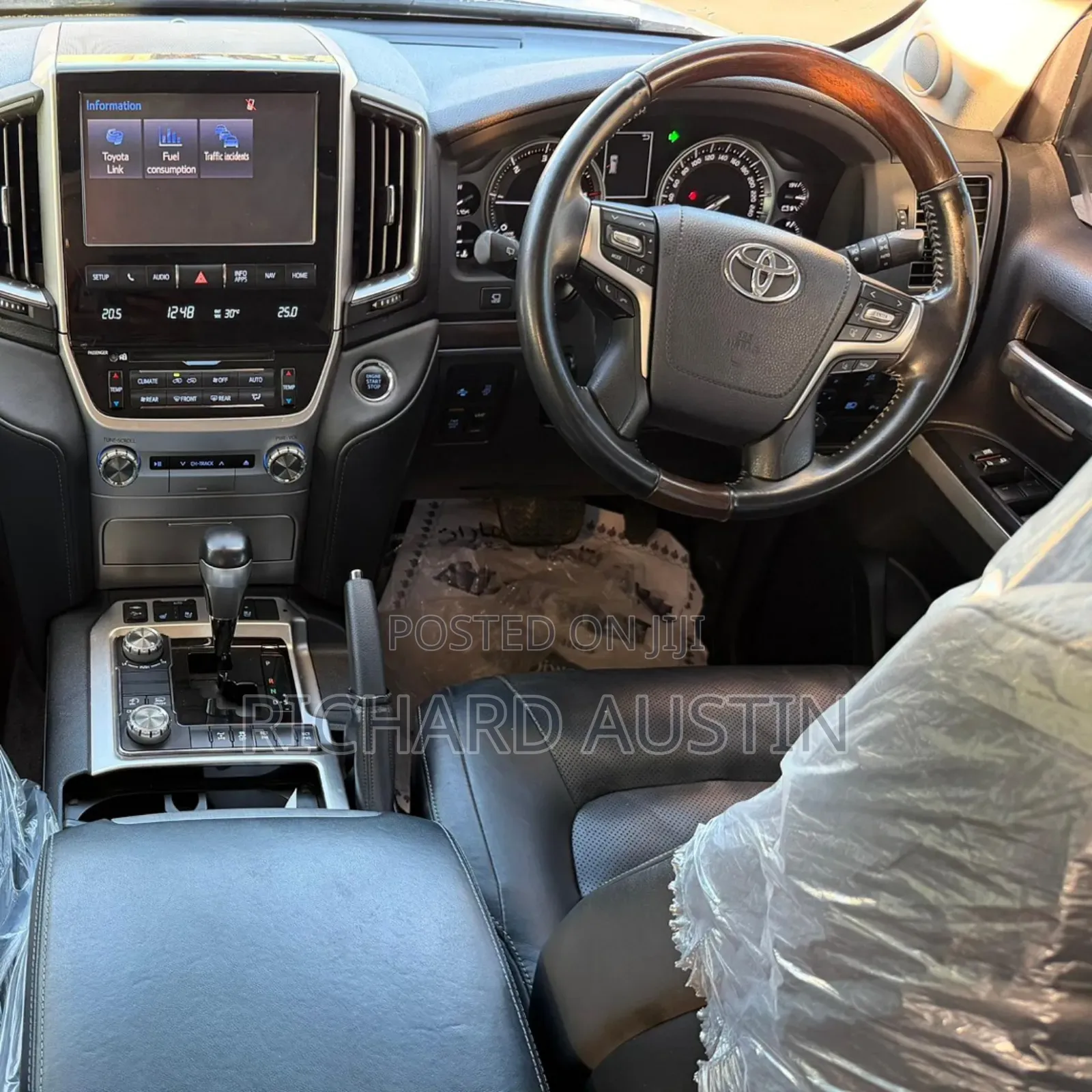 Toyota Land Cruiser 2021 White