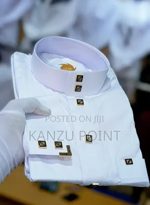 Kanzu Nyeupe Safi