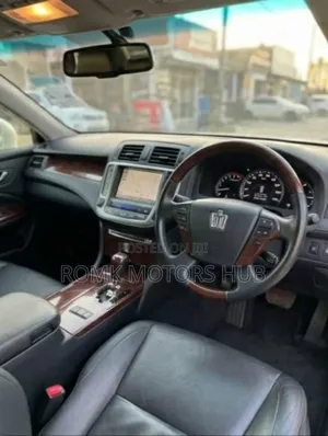Toyota Crown 2006 White