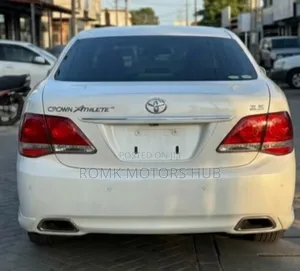 Toyota Crown 2006 White