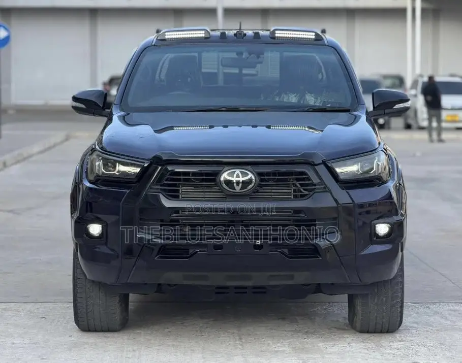 Toyota Hilux 2021 Blue