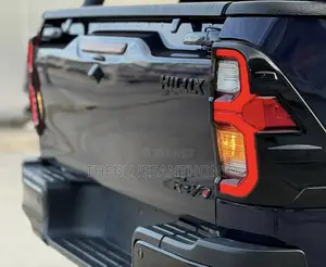 Toyota Hilux 2021 Blue
