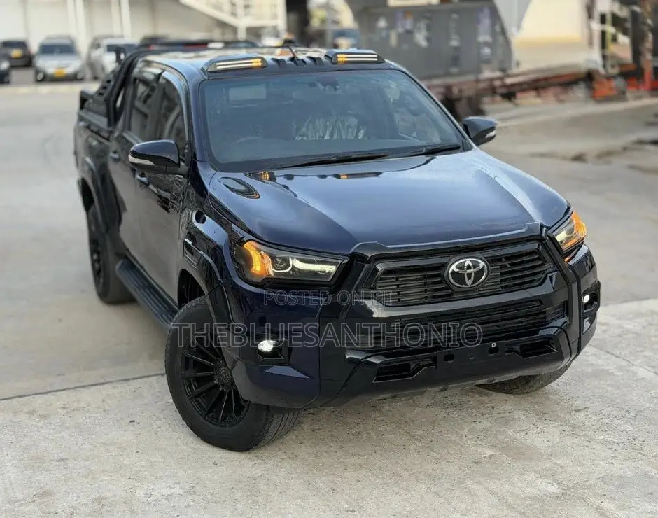 Toyota Hilux 2021 Blue