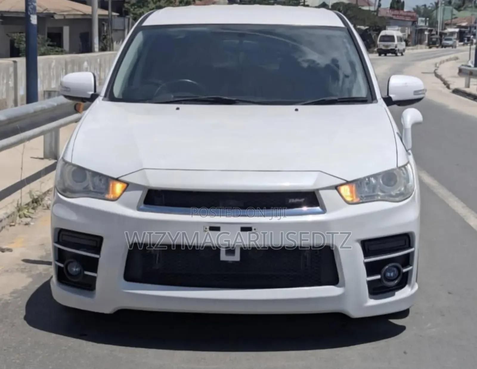 Mitsubishi Outlander 2010 White
