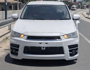 Mitsubishi Outlander 2010 White