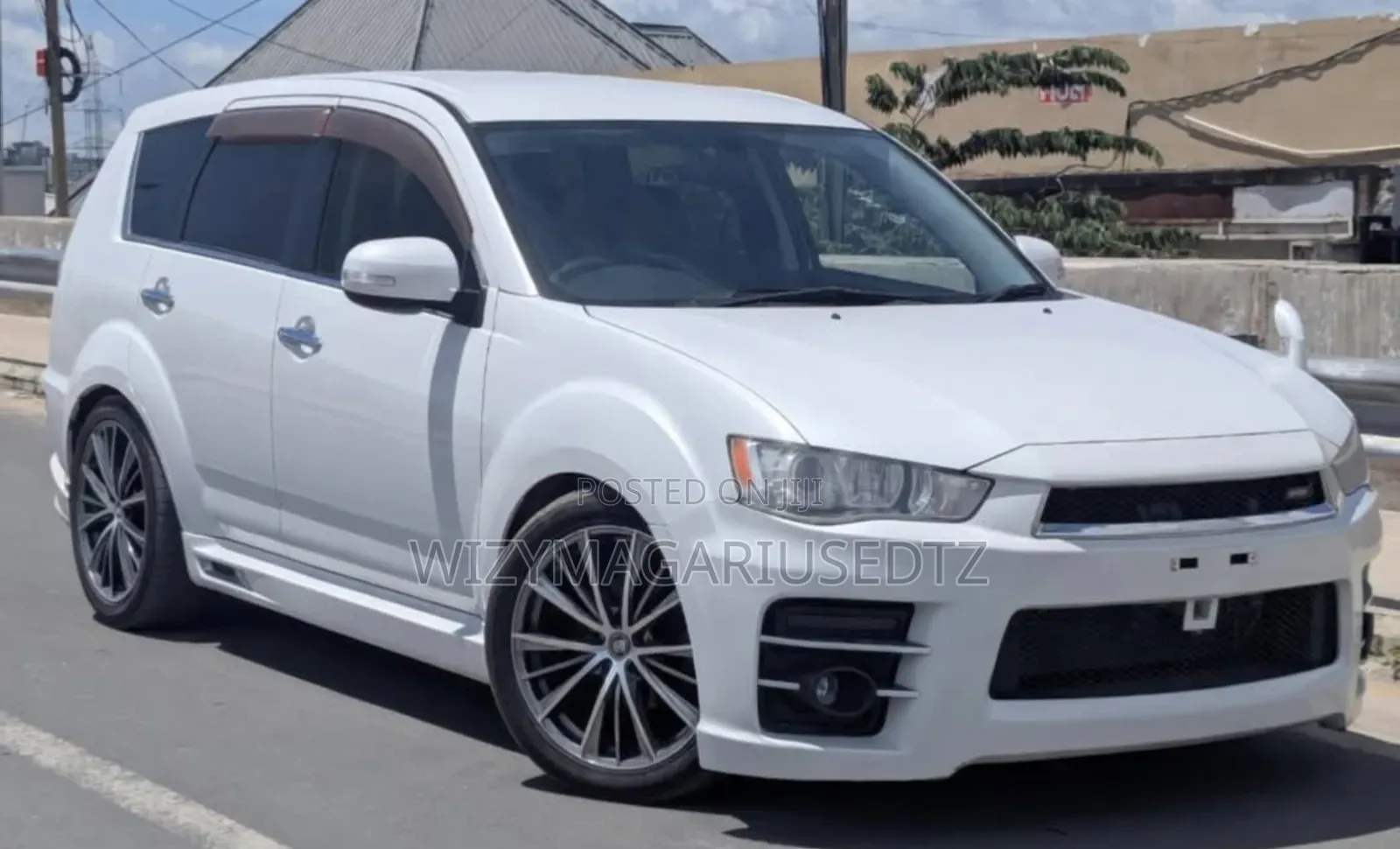 Mitsubishi Outlander 2010 White